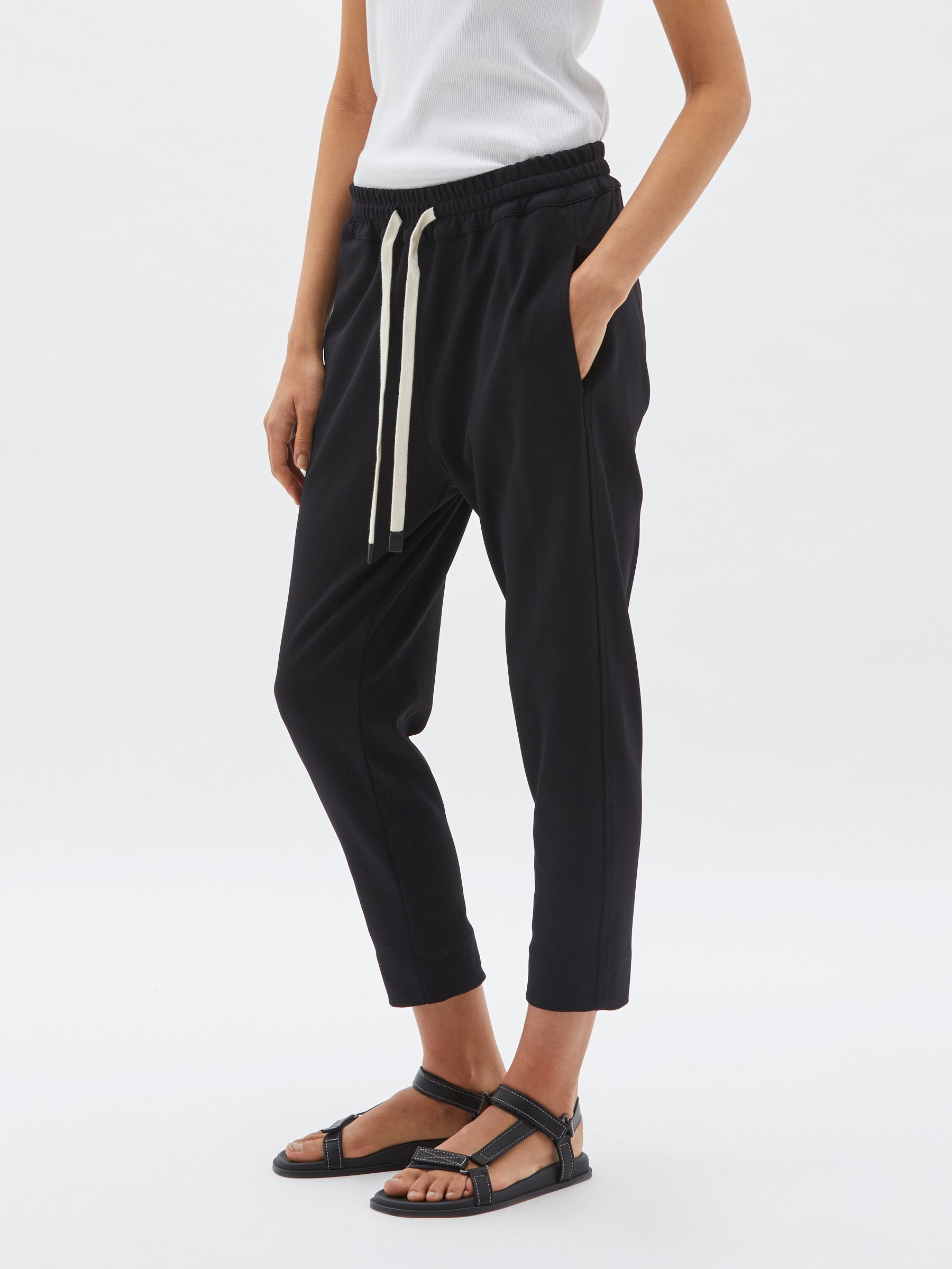 Stretch Twill Tapered Pant- Black